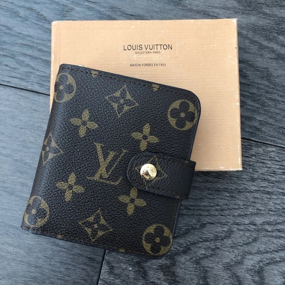 Louis Vuitton Handbags - Louis Vuitton wallet